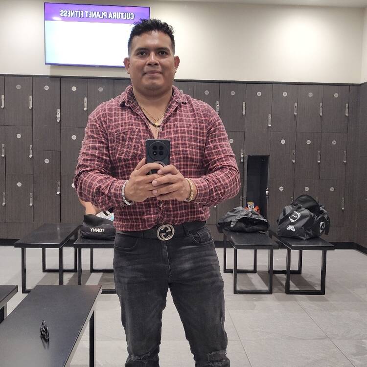 Foto de perfil de Hugo Javier Guzmán Hernández